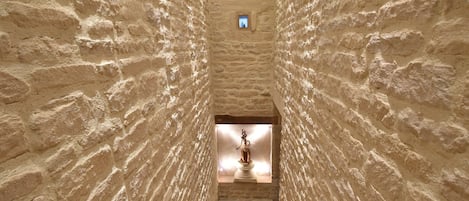 House | Reception