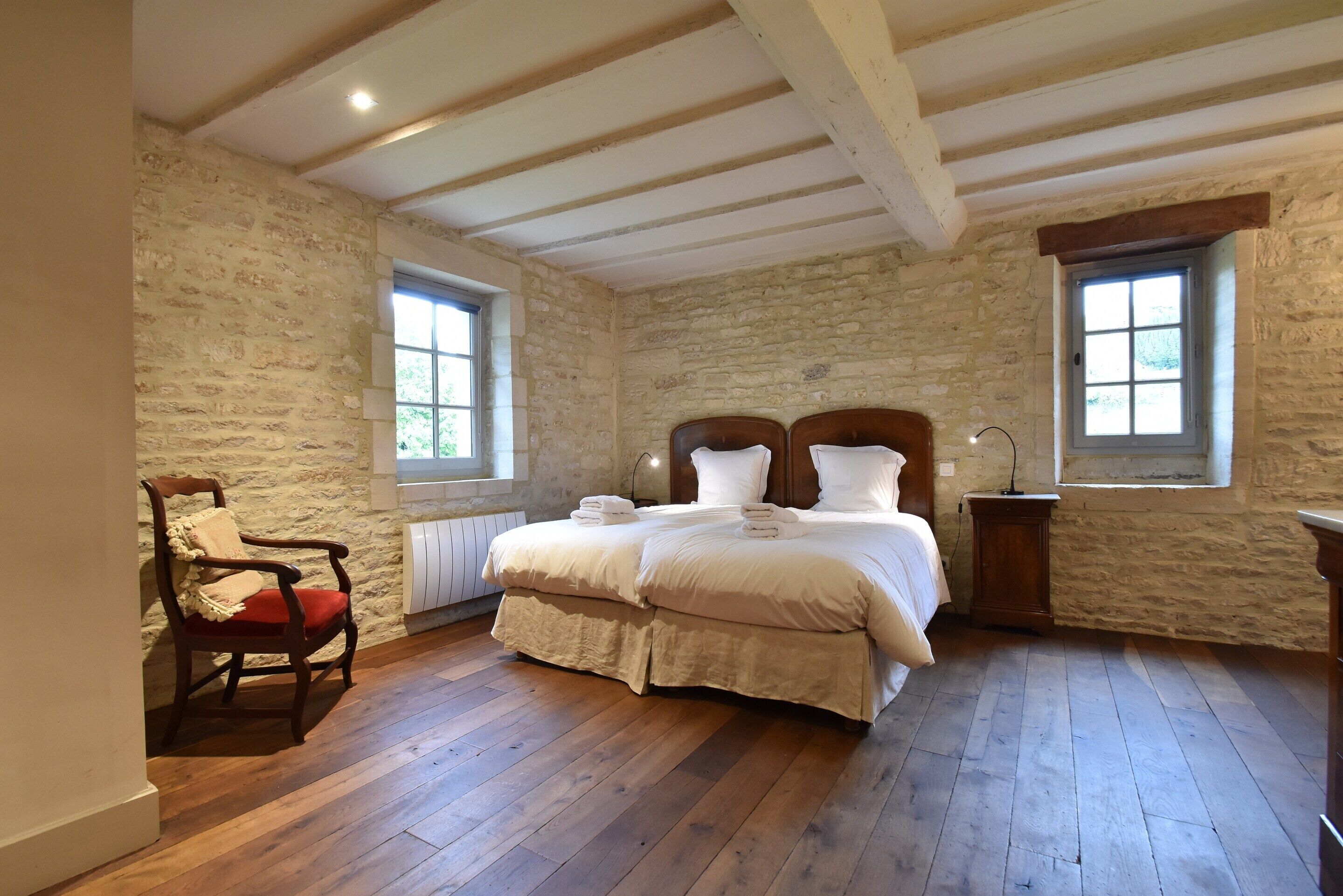House | 3 bedrooms, individually furnished, bed sheets
