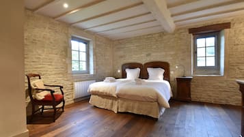 House | 3 bedrooms, individually furnished, bed sheets