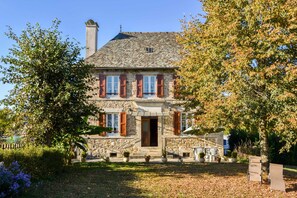 House | Exterior - Senezergues Garden Hideaway (Senezergues)