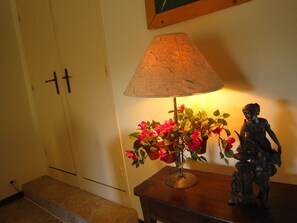 Room - Riverside Retreat in Lantheuil (Ponts sur Seulles)