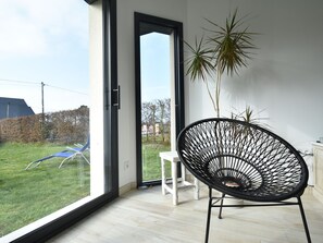 Balcony - Comfortable Holiday Home in Etretat Near Beach (Bordeaux-Saint-Clair)