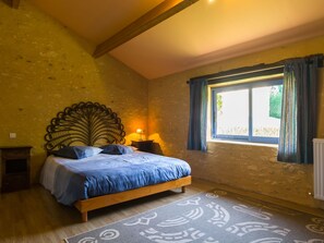 House | Room amenity - Poolside Haven in Salles (Salles-de-Belvès)