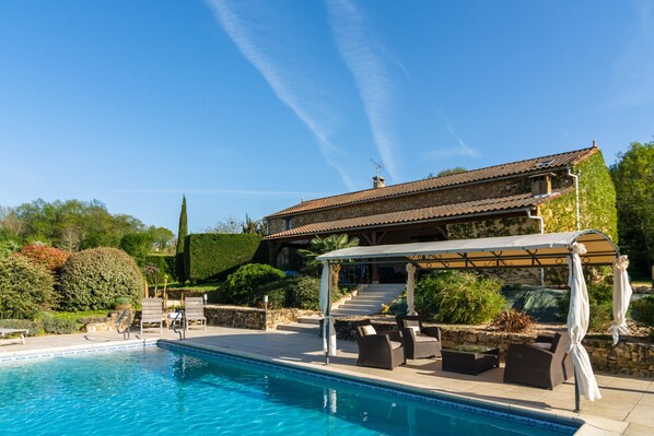 Pool - Poolside Haven in Salles (Salles-de-Belvès)