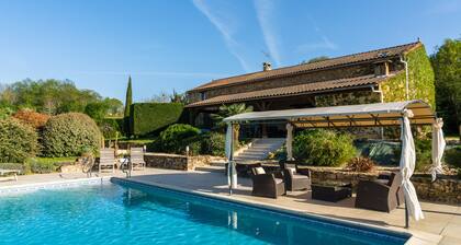 Poolside Haven in Salles