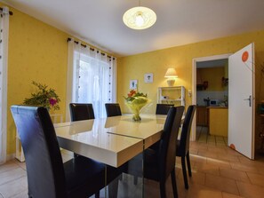 Dining - Spacious Holiday Home With Private Swimming Pool in Vitrac (Vitrac)