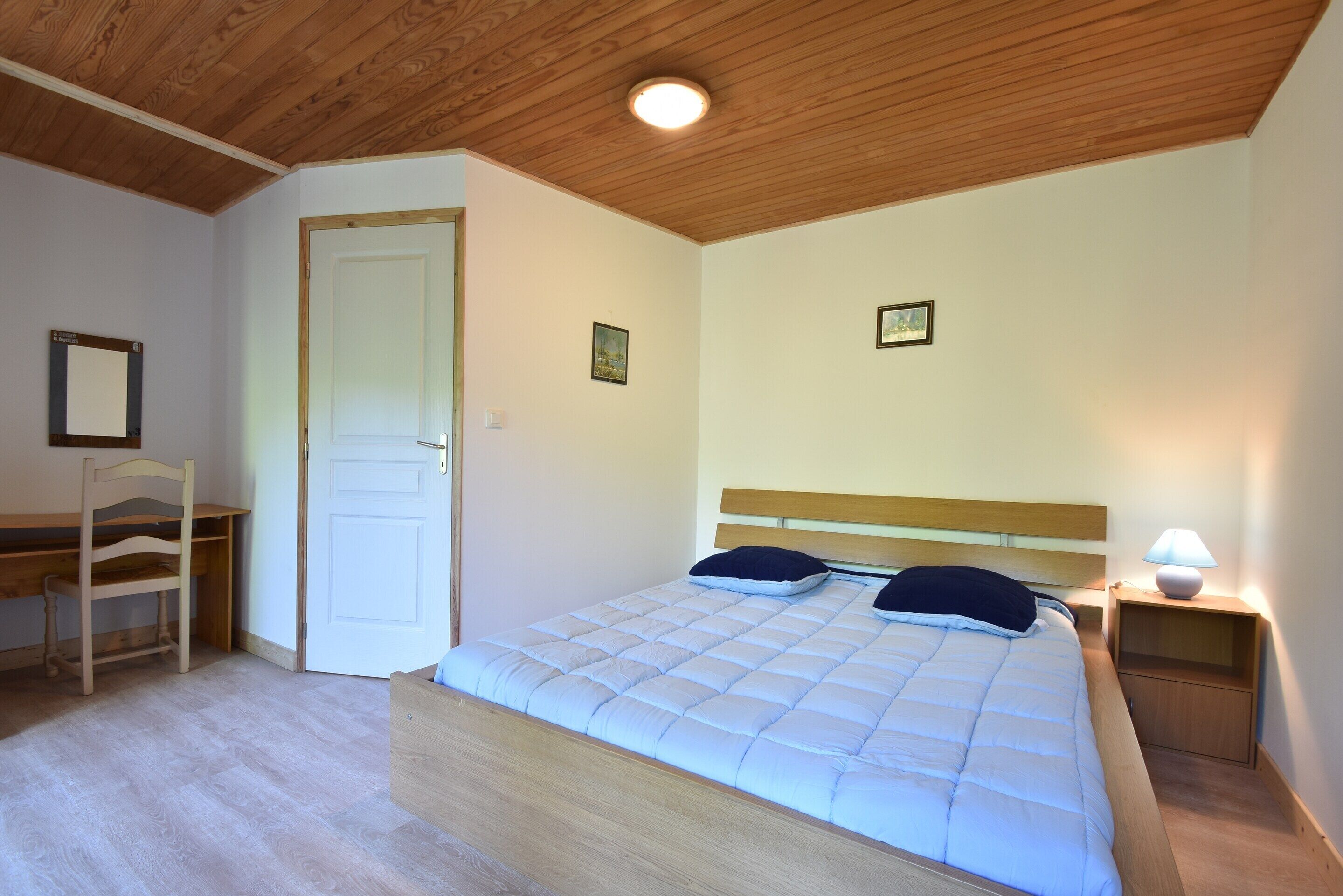 House | 4 bedrooms, individually furnished, bed sheets