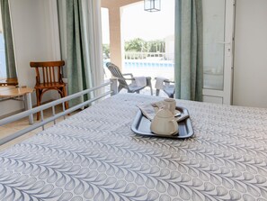 4 phòng ngủ, trang bị nội thất với thiết kế riêng biệt 