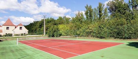 House | Sport court