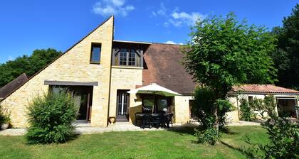 Gorgeous Villa in St. Julien-de-lampon With Private Pool & Centre Nearby