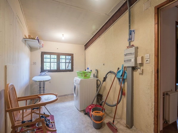 House | Room amenity - Charming Retreat in Bouniagues (Bouniagues)