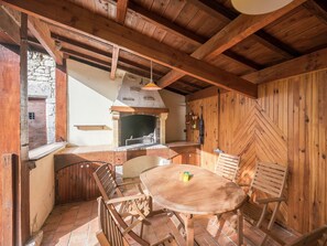 House | Balcony - Charming Retreat in Bouniagues (Bouniagues)