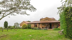 Unclassified image, 3 of 32, button - Gorgeous Holiday Home in Loubejac With Garden (Loubejac)