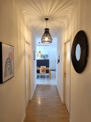 Villa | Reception - Spacious Villa With Heated Pool and EV Charger (Castelnau-d'Aude)