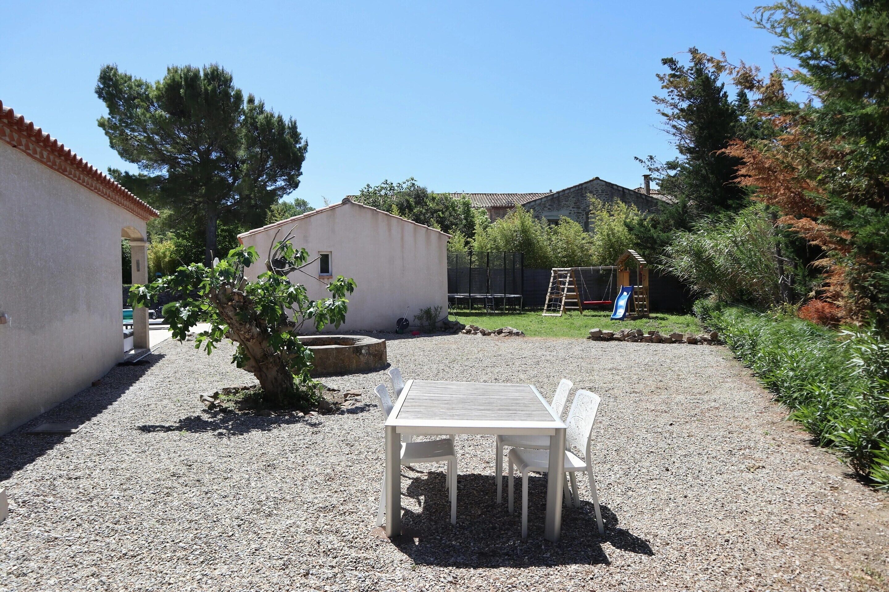 Villa | Garden