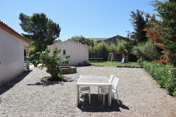 Villa | Garden - Spacious Villa With Heated Pool and EV Charger (Castelnau-d'Aude)