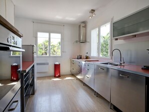 Villa | Private kitchen - Villa in Castelnau D'aude With Heated Pool (Castelnau-d'Aude)