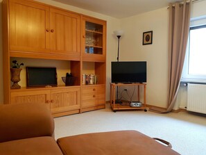 Living area - Quaint Apartment in Kaifenheim near Forest (Kaifenheim)