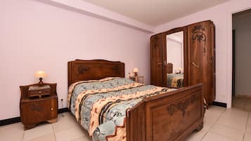 Nhà | 2 phòng ngủ, trang bị nội thất với thiết kế riêng biệt