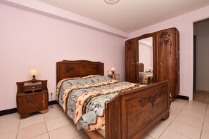 House | 2 bedrooms, individually furnished