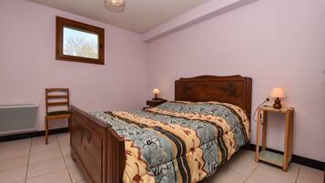 Nhà | 2 phòng ngủ, trang bị nội thất với thiết kế riêng biệt