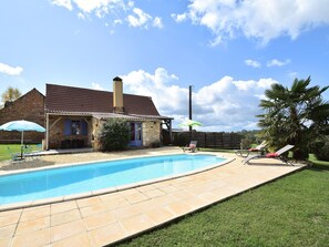 Exterior - Hilltop Haven in Meyrals (Les Eyzies)