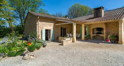 Holiday Home in the Forest, With Private Pool, 15km From Périgueux