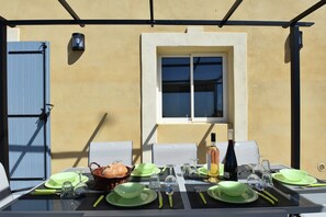 Villa | Interior detail - Peaceful Poolside Escape (Montouliers)