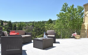 Villa | Balcony - Peaceful Poolside Escape (Montouliers)