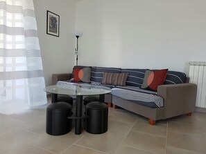 Villa | Living room - Peaceful Poolside Escape (Montouliers)