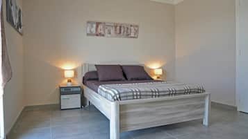 5 bedrooms, individually furnished
