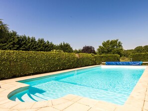 Outdoor pool - Quaint Mansion in Aquitaine With Jacuzzi (Corgnac-sur-l'Isle)