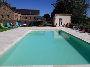 Outdoor pool - Charming and Modern Gîte With Heated Swimming Pool in Rural Setting Near Angers (Montreuil-sur-Maine)