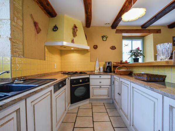 House | Private kitchen - Peaceful Stay in Thedirac (Thedirac)