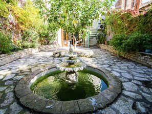 Garden - Old Wine Storehouse With Terrace and Garden (Thezan-les-Beziers)
