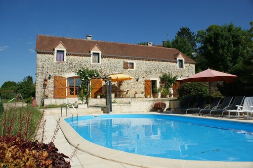 Family Retreat in Thedirac