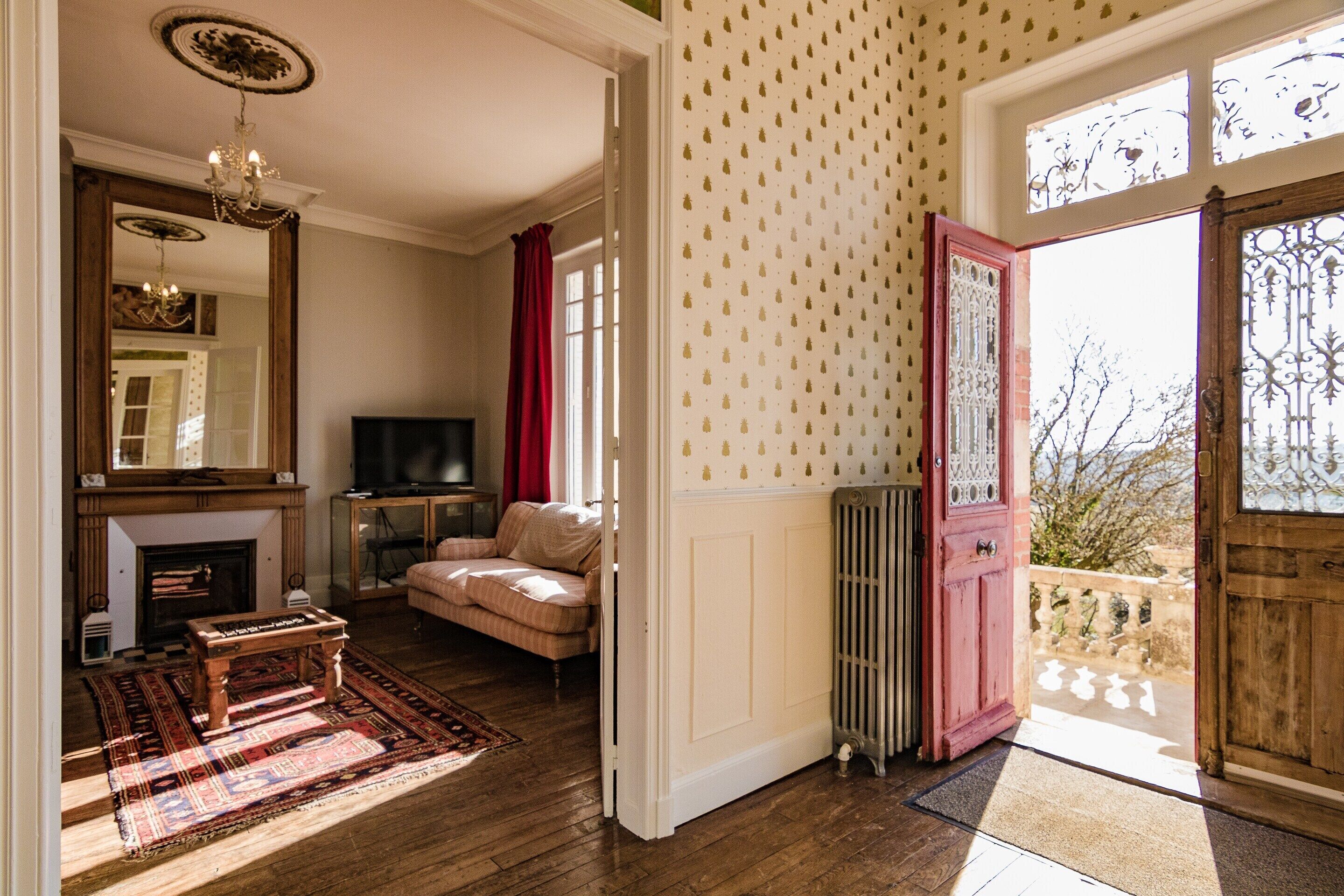 House | Reception