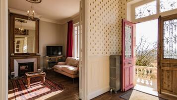 House | Reception