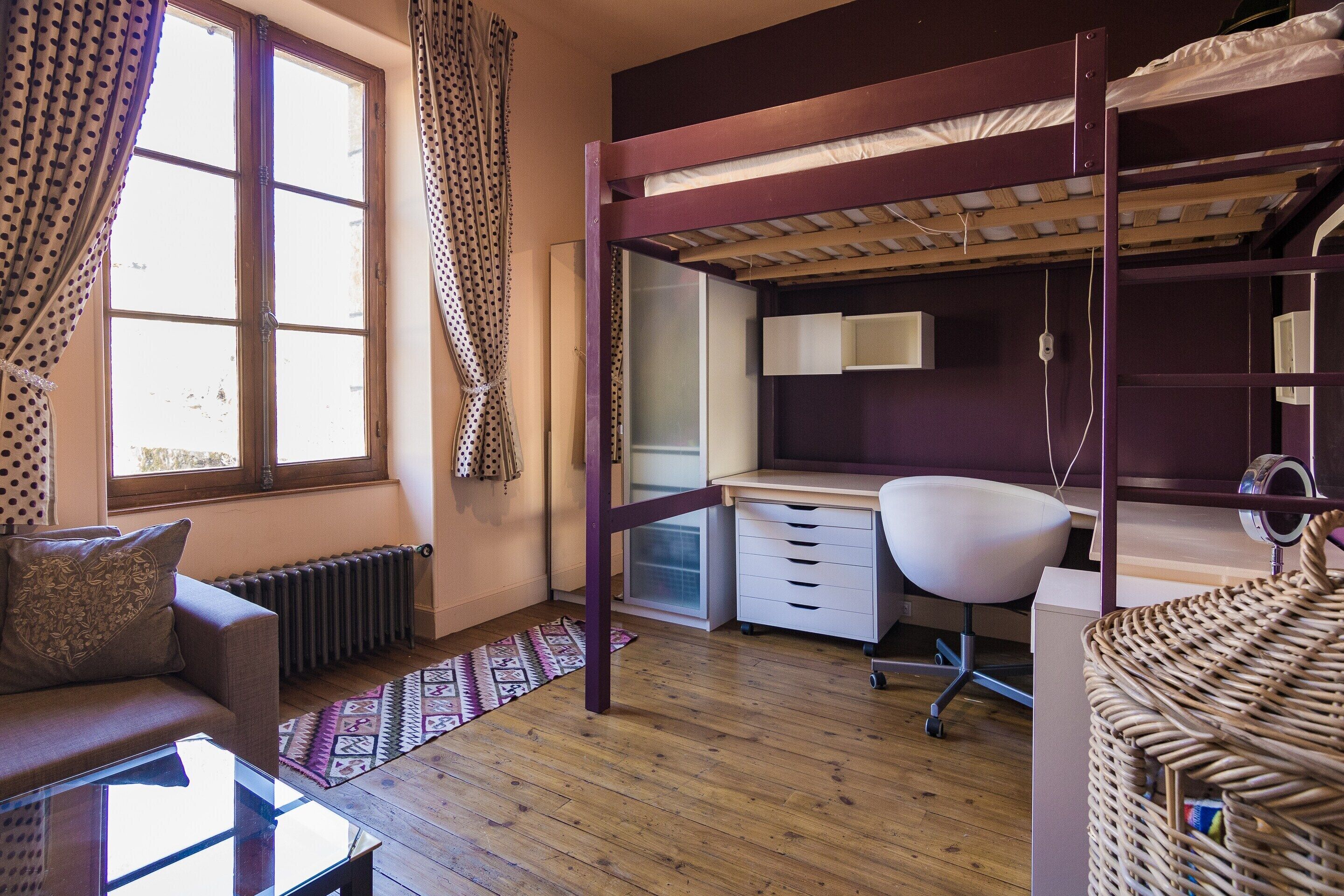 4 bedrooms, individually furnished, iron/ironing board, bed sheets