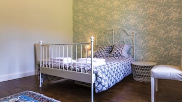4 bedrooms, individually furnished, iron/ironing board, bed sheets