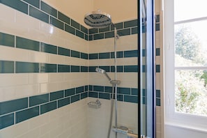 House | Bathroom - Stylish Mansion in Savignac (Savignac-Ledrier)