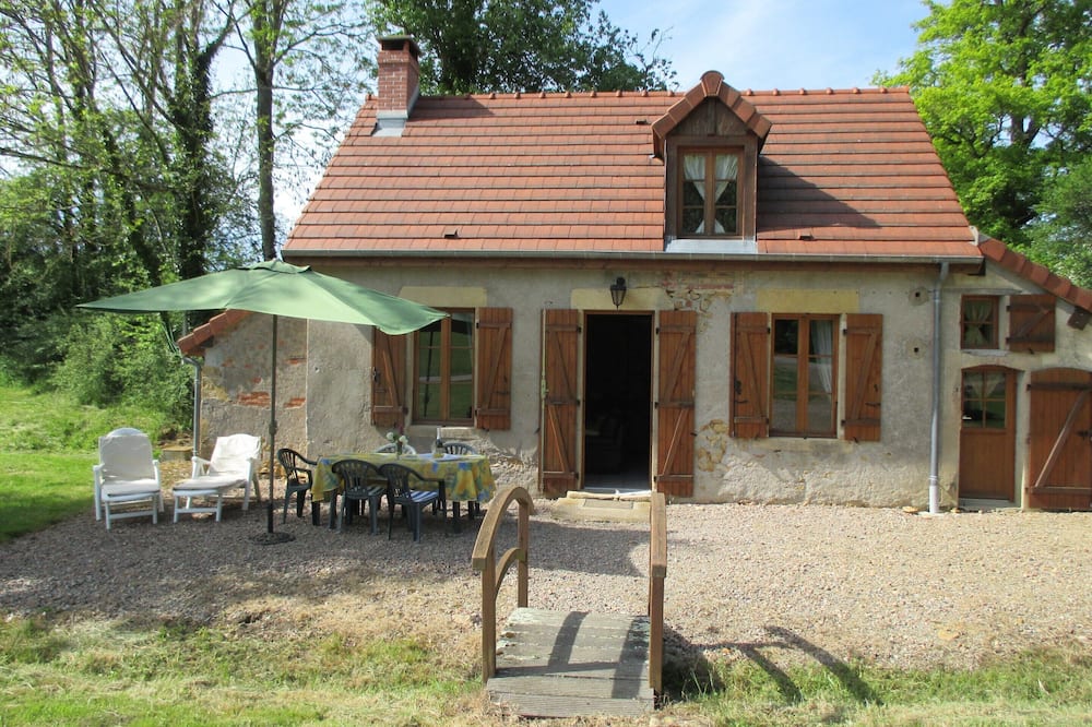 Holiday Home in Isenay Near Lake and Forest - Saint-Gratien-Savigny