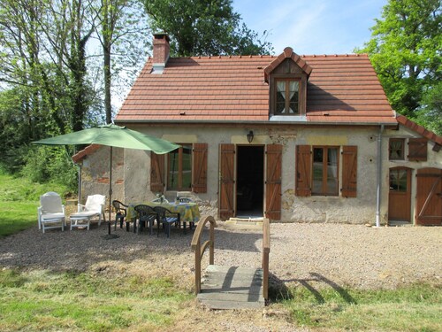 Holiday Home in Isenay Near Lake and Forest