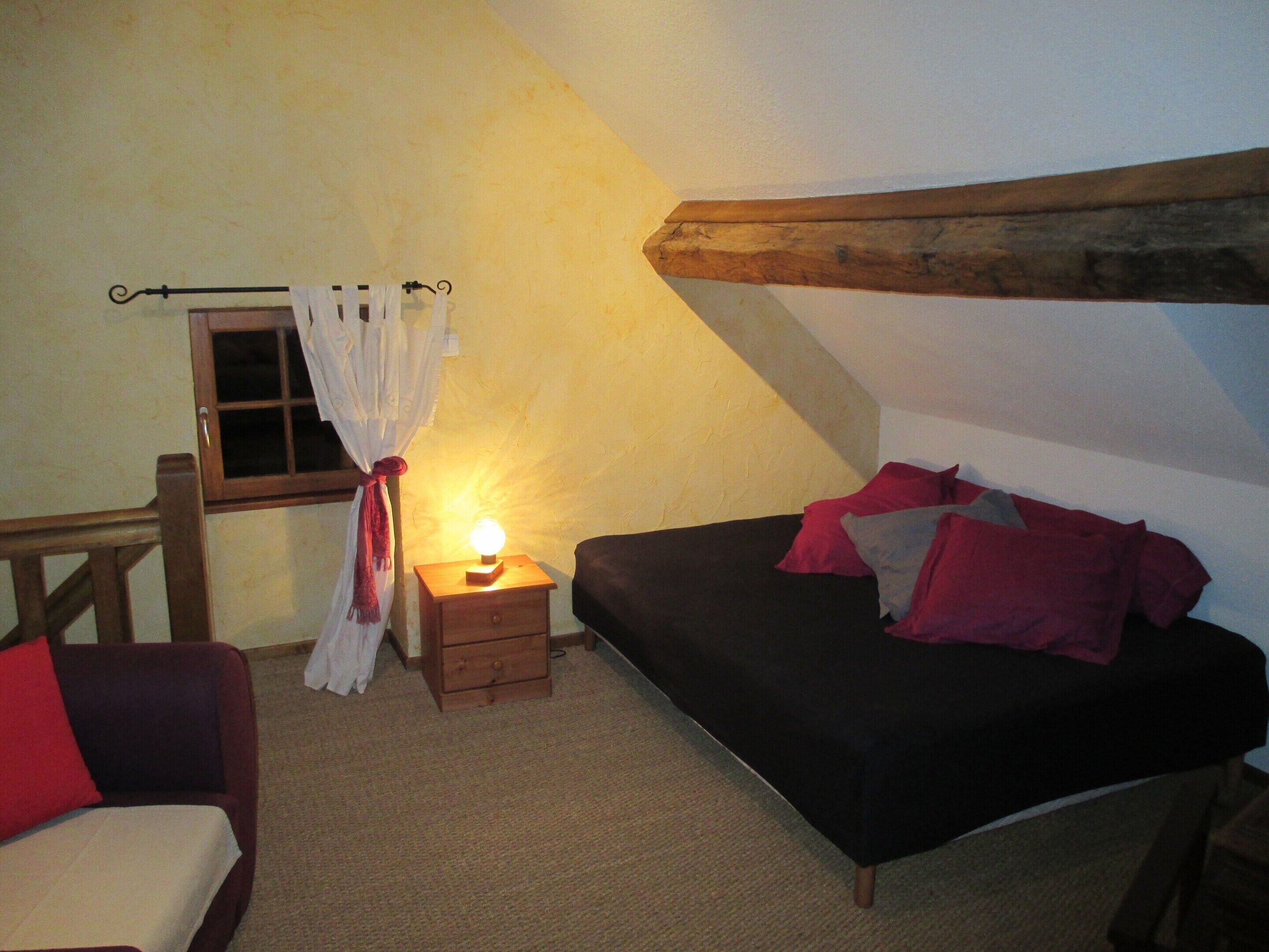 House | 1 bedroom, individually furnished, bed sheets