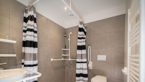 Unclassified image, 5 of 39, button - Holiday Home in Saint-marcel-de-careiret With Heated Pool (Saint-Marcel-de-Careiret)