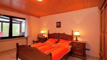 Ferienhaus | 2 Schlafzimmer, individuell eingerichtet