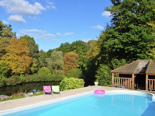 Wonderful Holiday Home With Private Pool and Terraces Near Dun-les-places