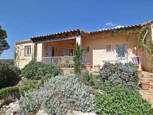 Single Storey Villa With Private Pool and Large Garden on the Edge of Wine Village
