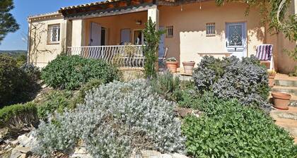 Single Storey Villa With Private Pool and Large Garden on the Edge of Wine Village