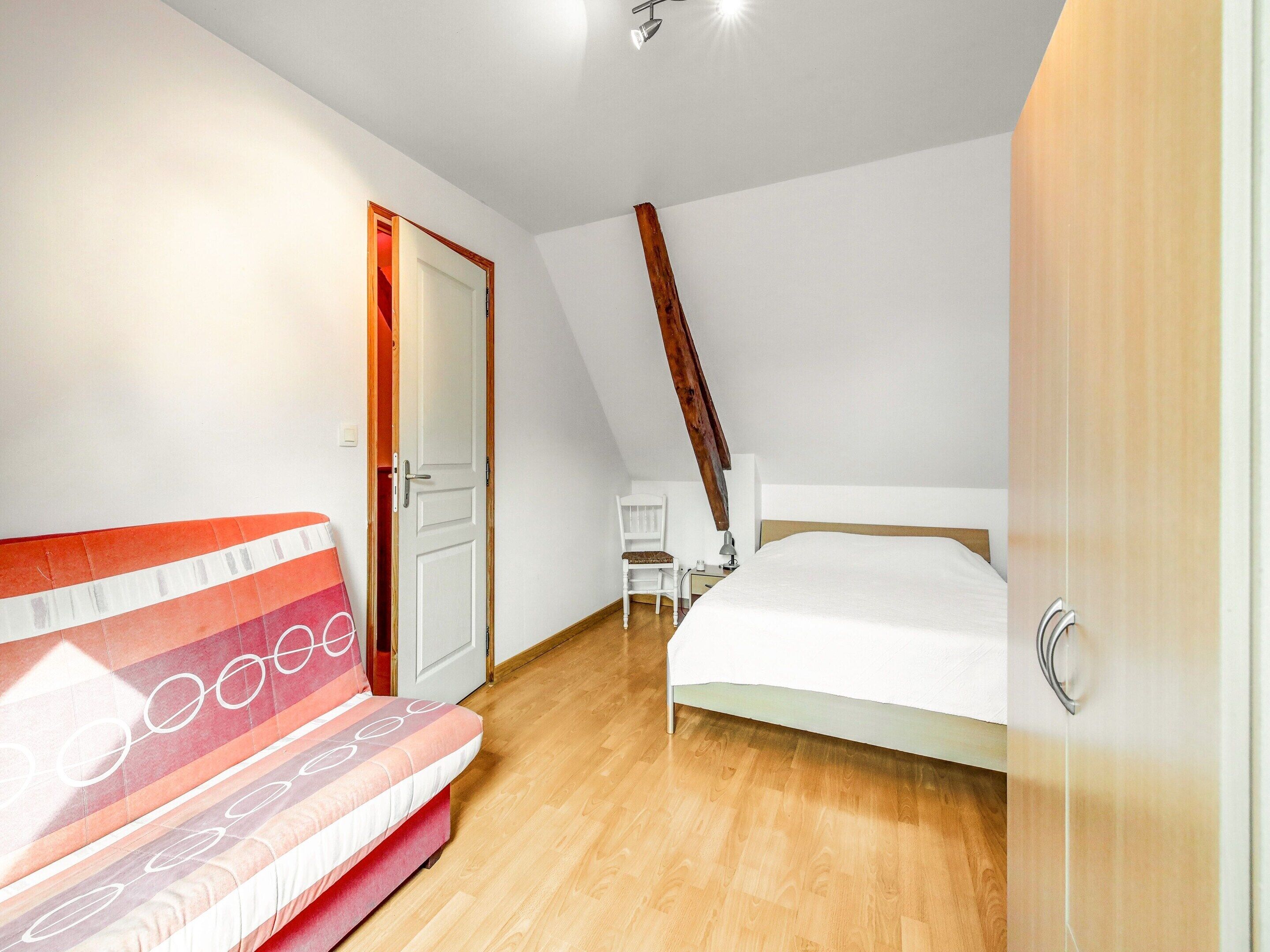 House | 2 bedrooms, individually furnished